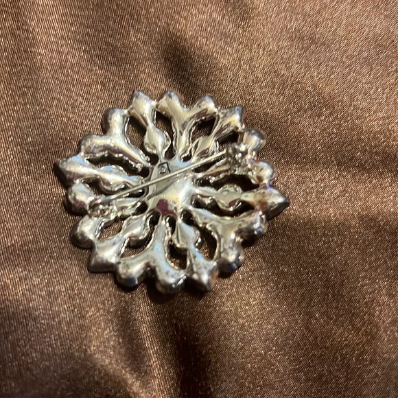 Liz Claiborne Rhinestone Vintage Brooch - Picture 4 of 7